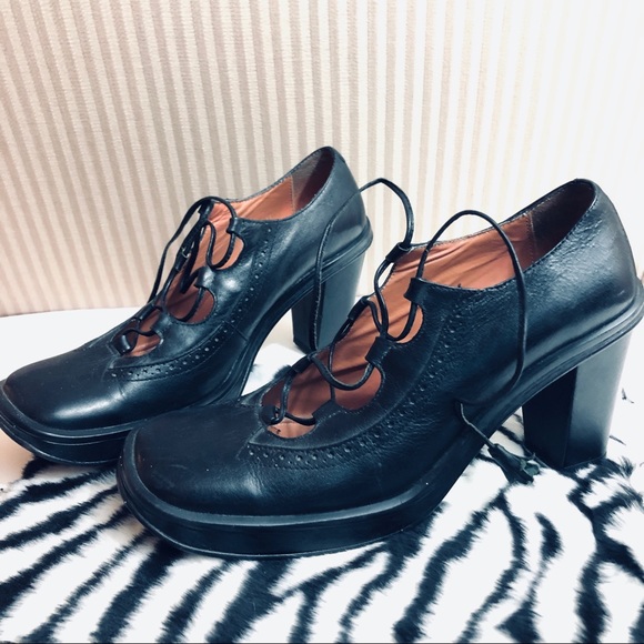 Vintage Shoes - VTG 90s BCBG Platform Lace Up Oxford Creeper Heels